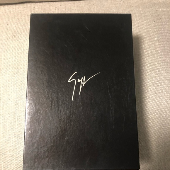 GIUSEPPE ZANOTTI Blue Suede Pumps💙 - Picture 7 of 7